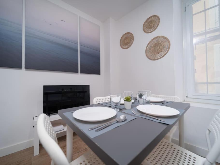 Appartement Tout Equipe Au Coeur Du Panier Vieux Port Marsilia Exterior foto