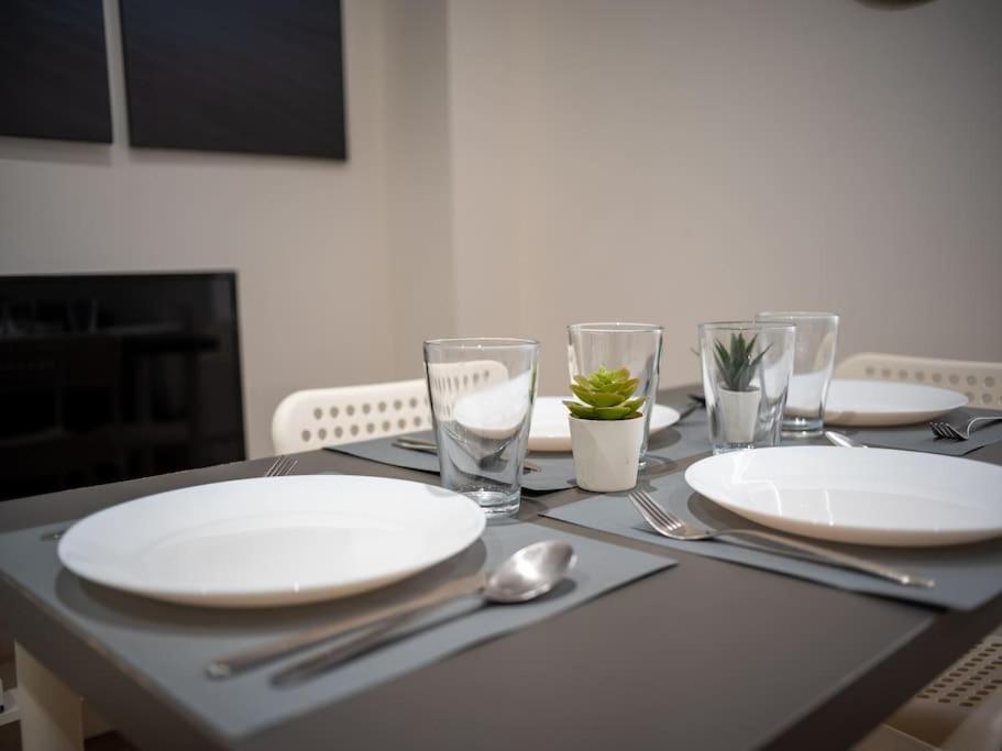 Appartement Tout Equipe Au Coeur Du Panier Vieux Port Marsilia Exterior foto